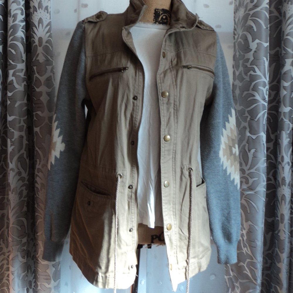 Cargo/Utility Jacket - Picture 2 of 9